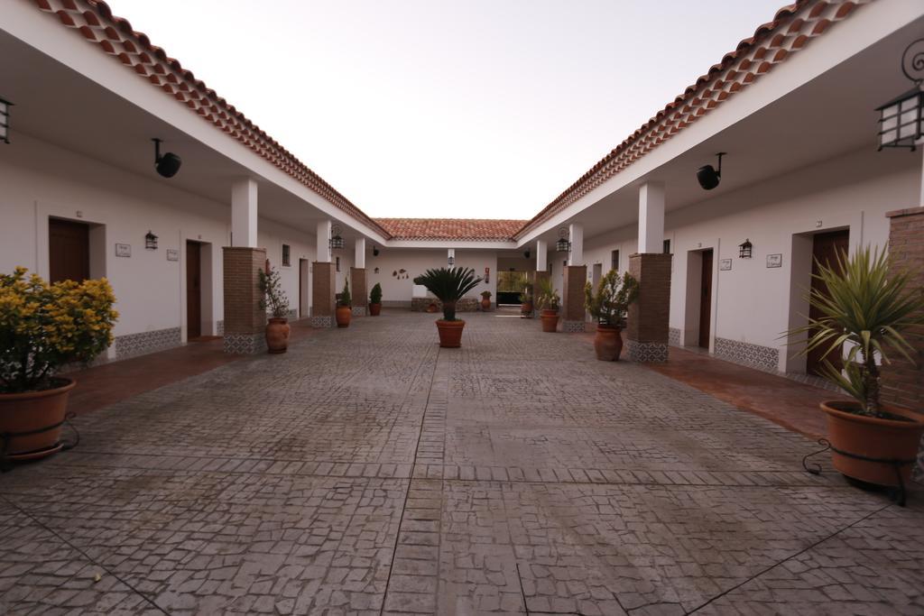Hotel Rural Arroyo la Plata by Bossh Hotels Jerez De Los Caballeros Exterior foto