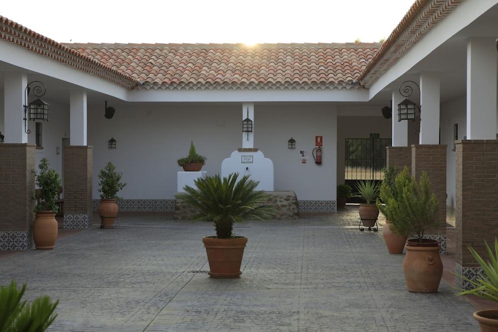 Hotel Rural Arroyo la Plata by Bossh Hotels Jerez De Los Caballeros Exterior foto