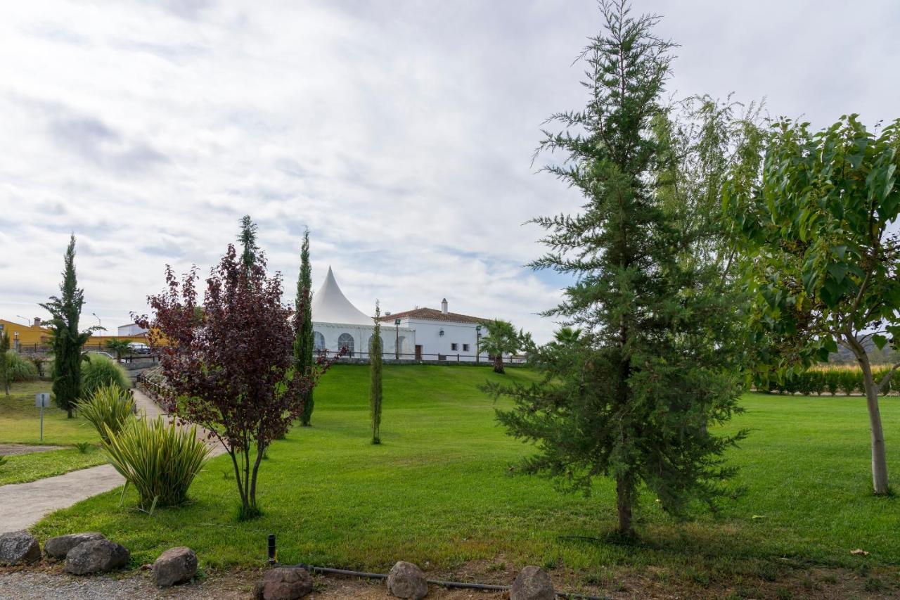 Hotel Rural Arroyo la Plata by Bossh Hotels Jerez De Los Caballeros Exterior foto